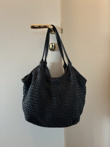 Click to view full screen Borsa Pelle Intrecciata photo review
